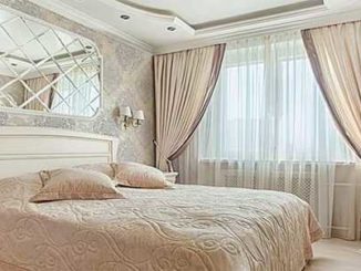 Классические шторы в соответствующщем интерьере спальни